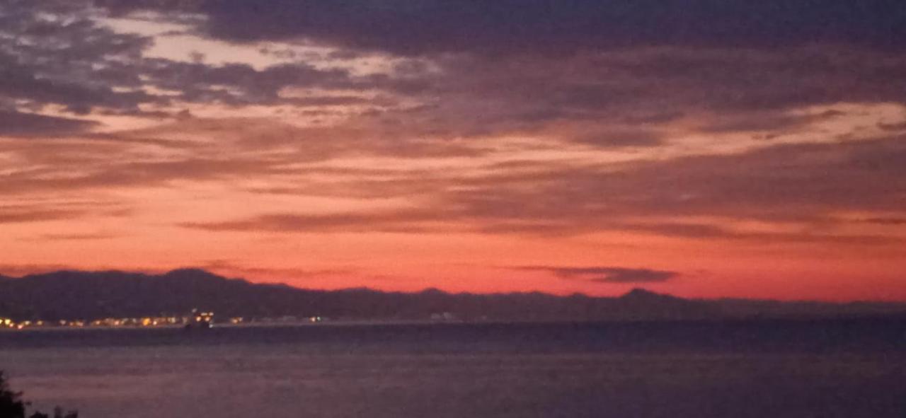 Appartamento Con Super Vista Sul Mare Arenzano Eksteriør billede